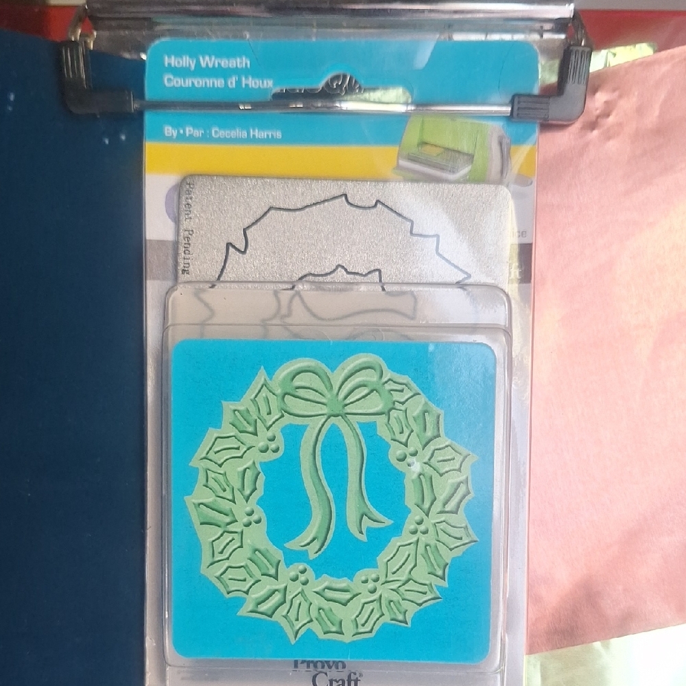 NEW Holly Wreath Craft Die Set